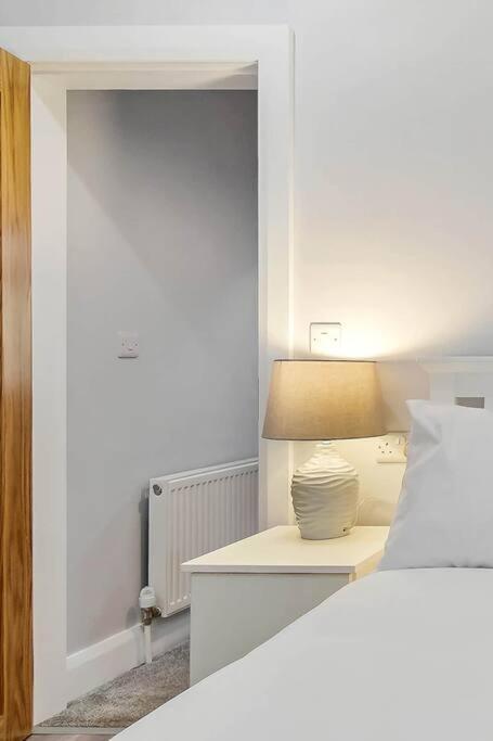 Ardoyne Lodge 'Sleeping 4 Guests' Belfast Esterno foto