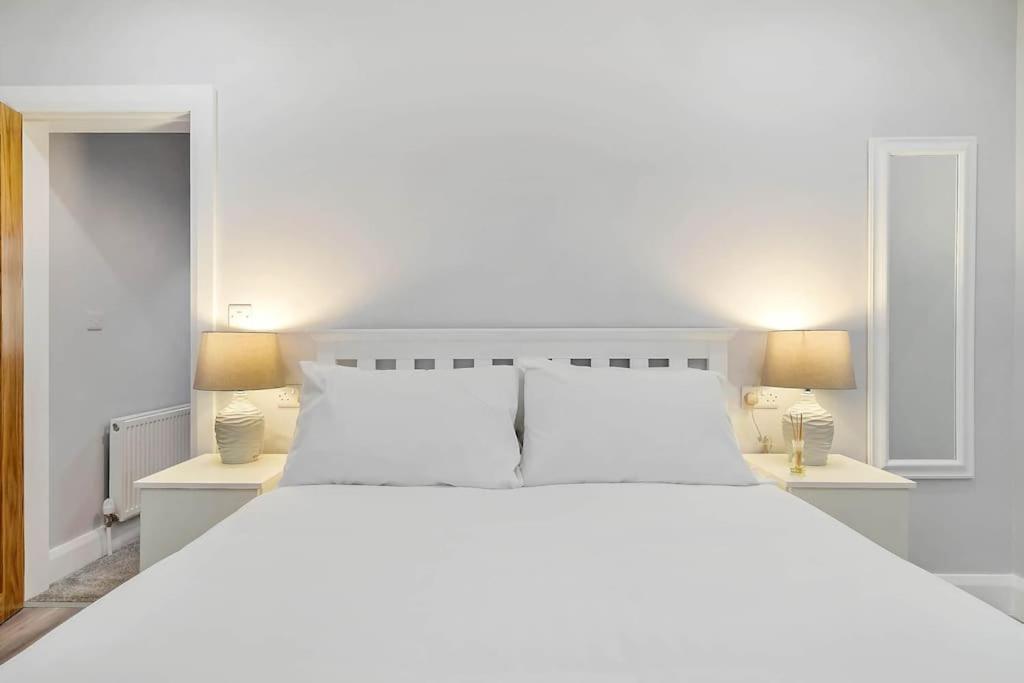 Ardoyne Lodge 'Sleeping 4 Guests' Belfast Esterno foto