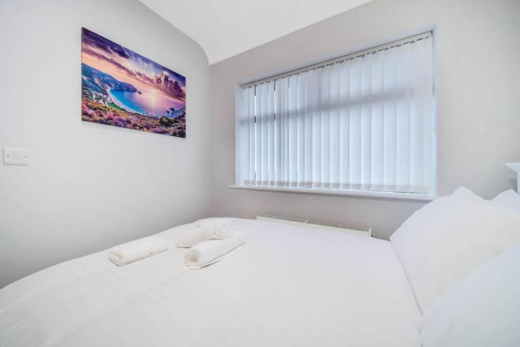 Ardoyne Lodge 'Sleeping 4 Guests' Belfast Esterno foto