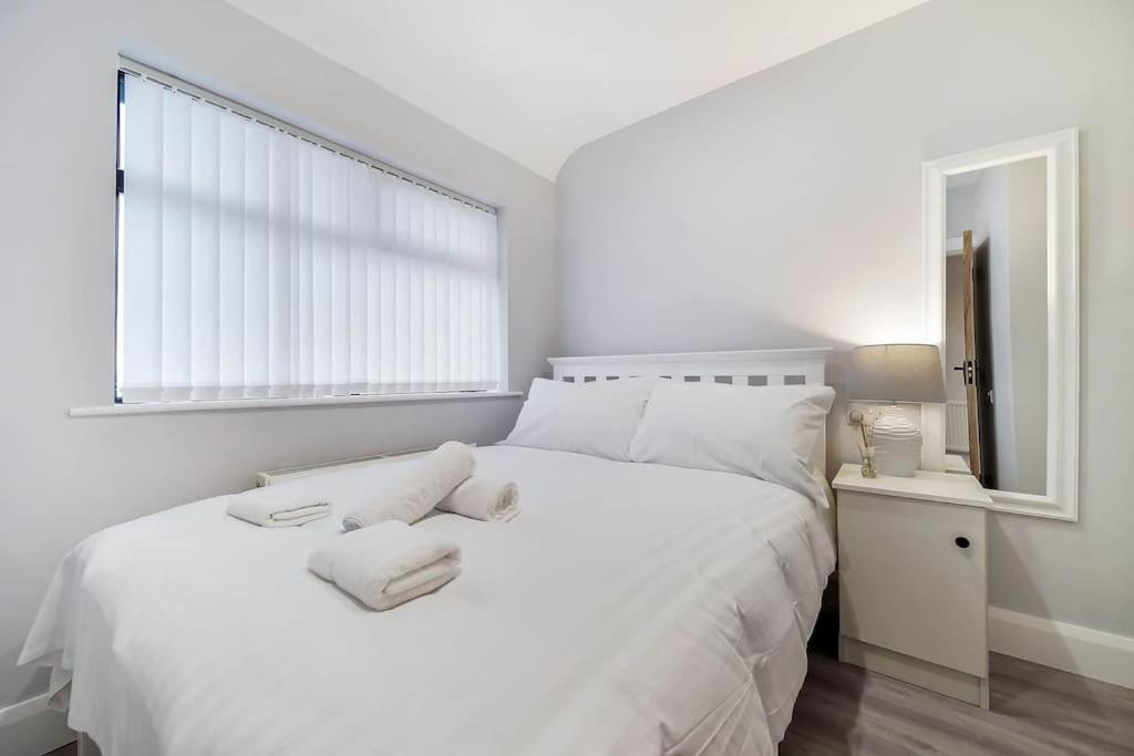 Ardoyne Lodge 'Sleeping 4 Guests' Belfast Esterno foto