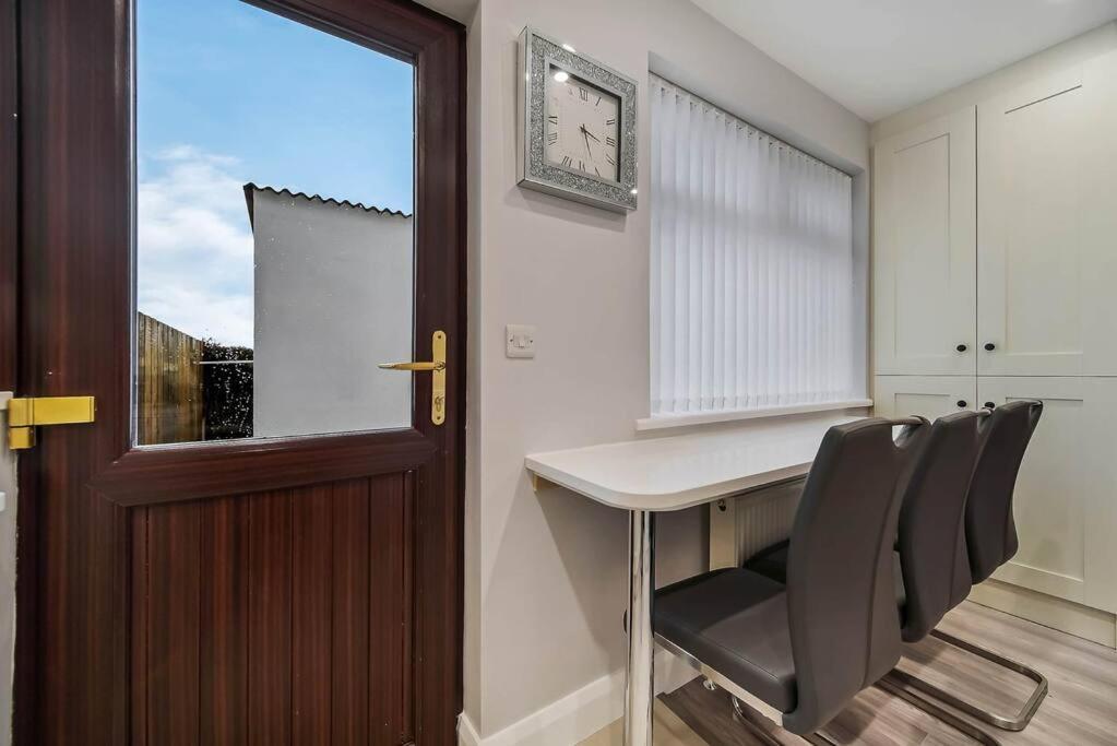 Ardoyne Lodge 'Sleeping 4 Guests' Belfast Esterno foto