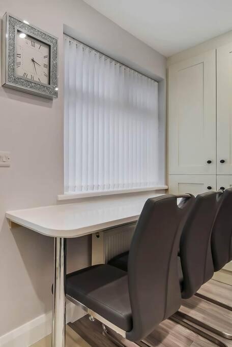 Ardoyne Lodge 'Sleeping 4 Guests' Belfast Esterno foto
