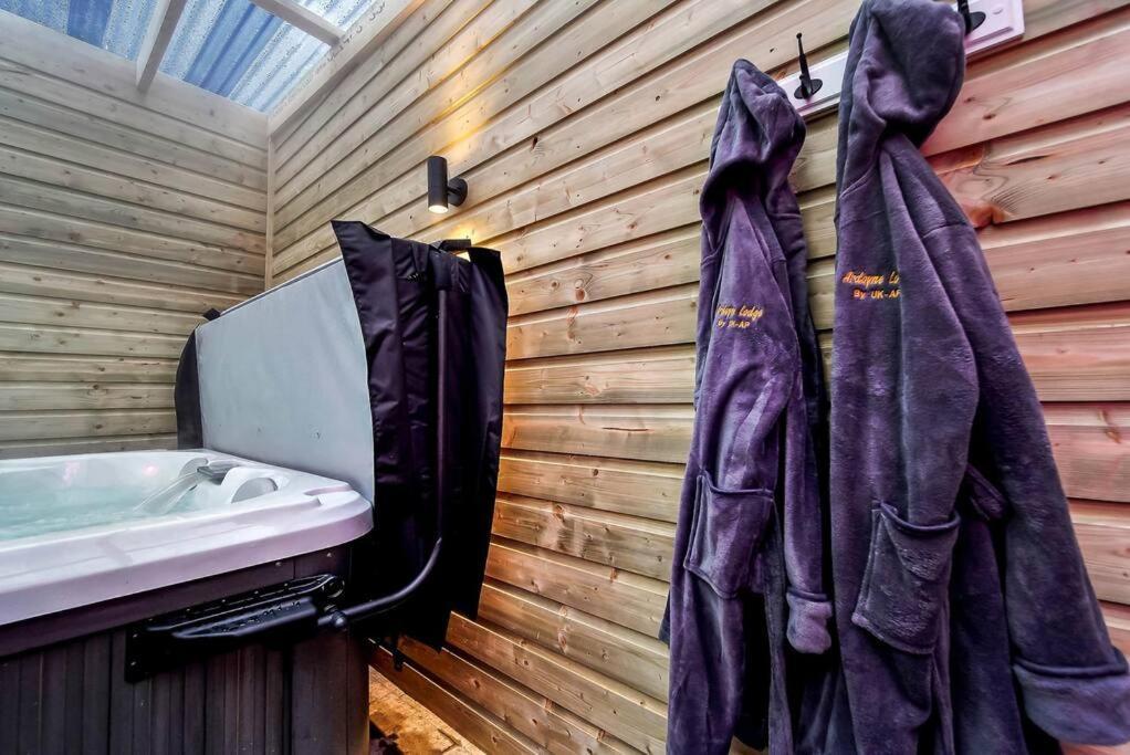 Ardoyne Lodge 'Sleeping 4 Guests' Belfast Esterno foto