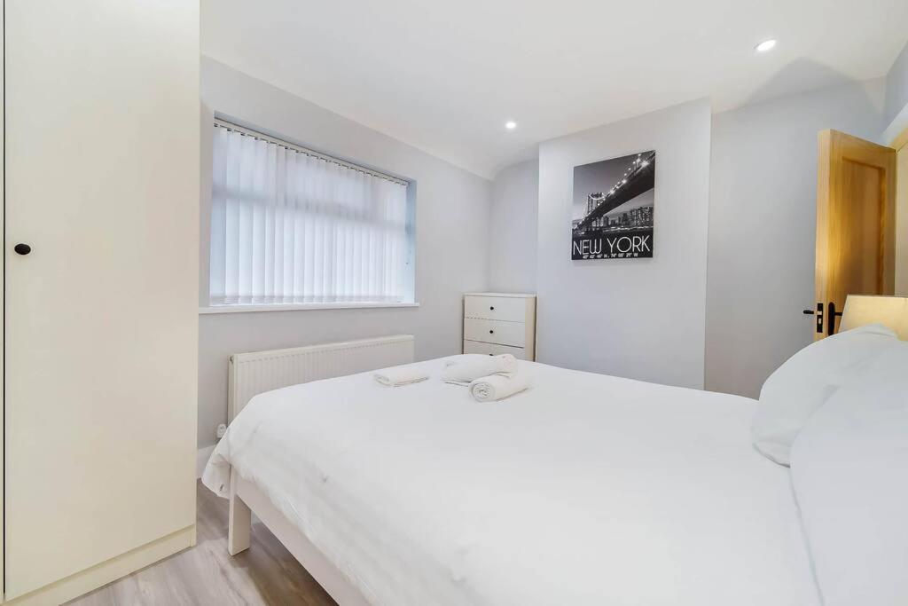 Ardoyne Lodge 'Sleeping 4 Guests' Belfast Esterno foto